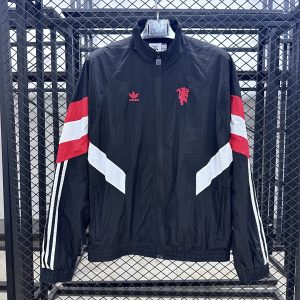 201323354 Manchester United Windbreaker Retro