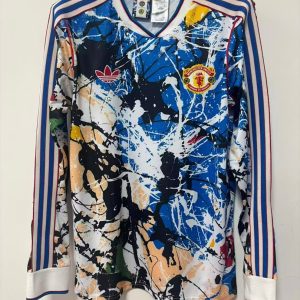 228135015 26-27 Manchester United Long Sleeve Special Shirt