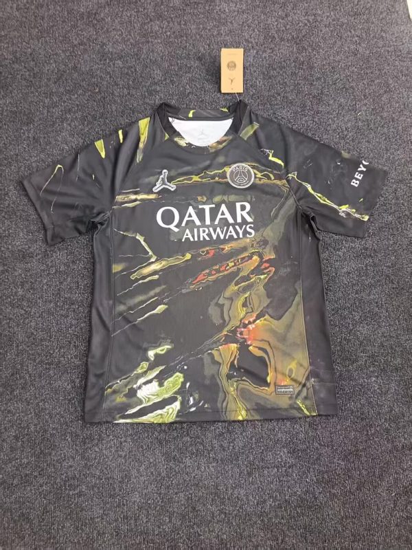 26-27 Paris Saint-Germain Away Shirt